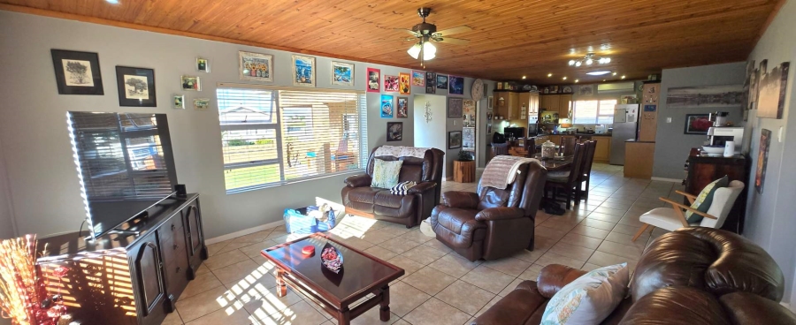 4 Bedroom Property for Sale in Franskraal Western Cape